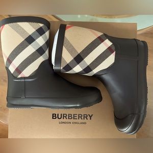 Kids Burberry Rain Boots size 34